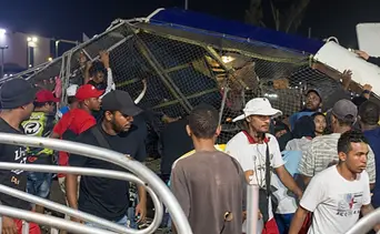 Clausuran parque de atracciones tras colapso de las "sillas voladoras" que dejó varios niños heridos