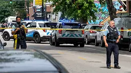 Violencia armada en Chicago: tiroteo y colisión vehicular deja 5 heridos y un fallecido