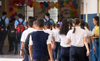 Reubican a más de 86.000 estudiantes en Caracas y cinco estados tras afectaciones por el evento sísmico