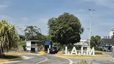 Denuncian presencia de taxistas "piratas" en el Aeropuerto Internacional Simón Bolívar de Maiquetía Denuncian presencia de taxistas "piratas" en el Aeropuerto Internacional Simón Bolívar de Maiquetía