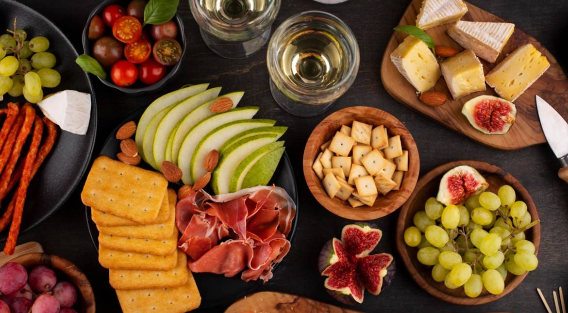 Claves para un anfitrión exitoso: Recetas de aperitivos y bebidas para recibir a tus invitados