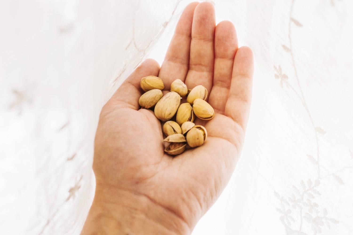 Descubre qué esconde el pistacho tras su cáscara: tu corazón y cerebro lo necesitan Descubre qué esconde el pistacho tras su cáscara: tu corazón y cerebro lo necesitan