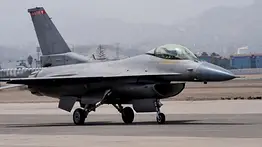 Avión de combate de EEUU se estrella cerca de base aérea en Alemania: video