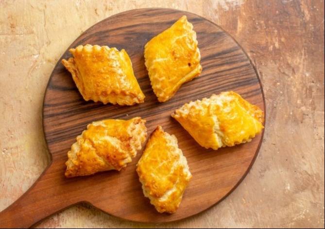 Crocante por fuera, tentación por dentro: El secreto dulce detrás de la empanada perfecta