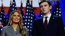 Melania cuenta cómo cambió su relación con Barron desde que entró a la universidad