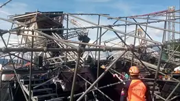Tres universitarios heridos tras colapsar una tarima en feria de Táchira: video