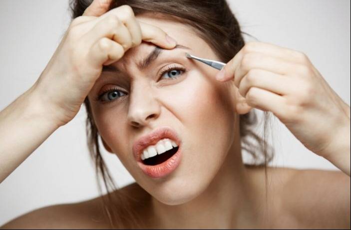 Esculpir el rostro paso a paso: El arte de dominar el hilo, la pinza o la cera y redefinir tus facciones Esculpir el rostro paso a paso: El arte de dominar el hilo, la pinza o la cera y redefinir tus facciones