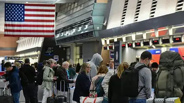Controversia en los aeropuertos de EEUU por nueva decisión de la TSA: a quiénes afecta Controversia en los aeropuertos de EEUU por nueva decisión de la TSA: a quiénes afecta