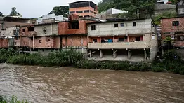 Hallan sin vida a buhonero de Petare en el río Guaire: familiares descartan que se lanzara