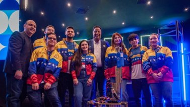 Jóvenes venezolanos ganan medalla de plata en mundial de robótica