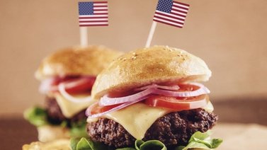 EEUU | ¿Por qué la huelga de puertos interrumpe el suministro de hamburguesas?