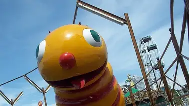 Falla mecánica de un "gusanito" deja 16 niños heridos Falla mecánica de un "gusanito" deja 16 niños heridos