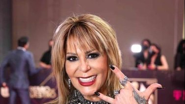 Alejandra Guzmán sufre aparatosa caída en México 