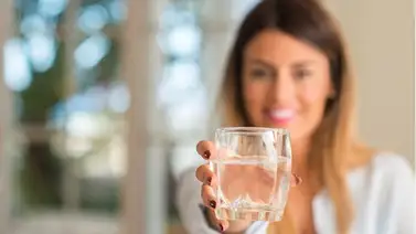 ¿No bebes suficiente agua? Con estas estrategias aumentarás su consumo ¿No bebes suficiente agua? Con estas estrategias aumentarás su consumo