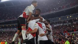 La emotiva sorpresa de un jugador del River a un fanático (+Video)