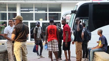 Migrantes venezolanos encabezan caravana hacia EEUU