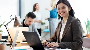 Oferta laboral con paga de hasta $3.300 al mes para hispanohablantes Oferta laboral con paga de hasta $3.300 al mes para hispanohablantes