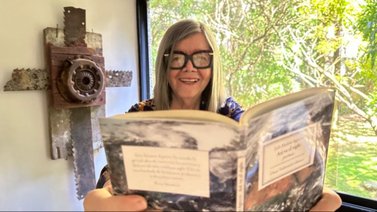 Carabobo |  Inés Muñoz Aguirre presenta su poemario en la Filuc 2024