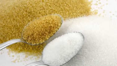 ¿Qué es mejor para exfoliar la piel, sal o azúcar? Esto dice los expertos