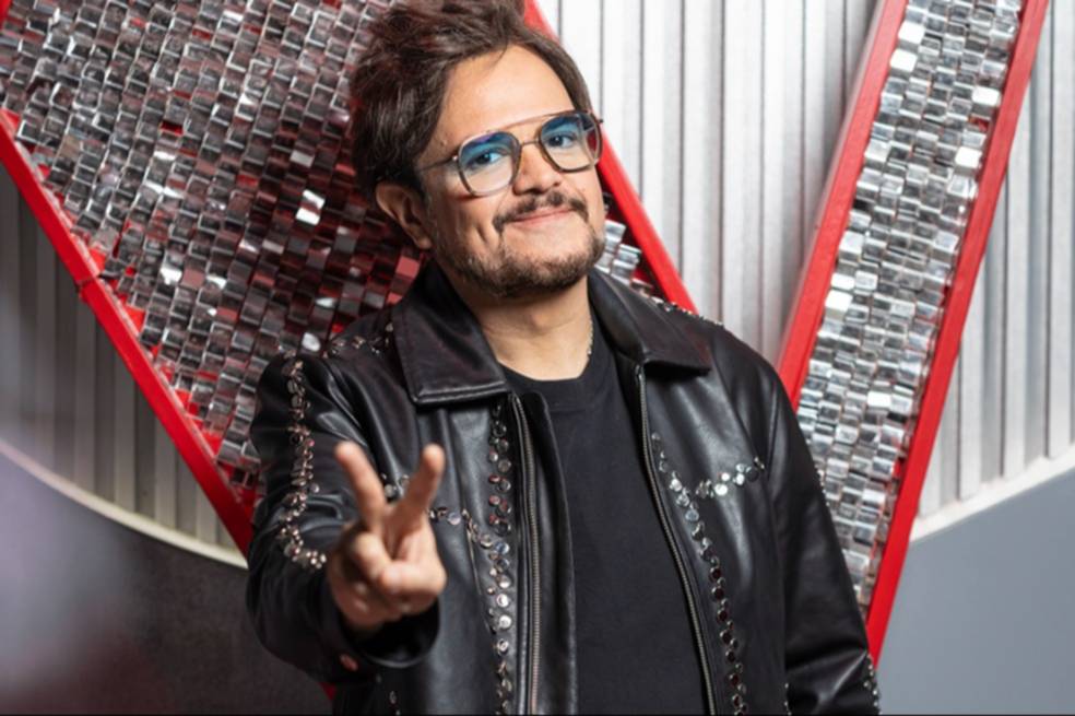 Aleks Syntek le declara su amor a Maribel Guardia y así reacciona la actriz Aleks Syntek le declara su amor a Maribel Guardia y así reacciona la actriz