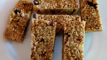 Prepara tu barra de avena, miel y manzana en pocos minutos Prepara tu barra de avena, miel y manzana en pocos minutos