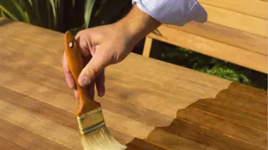 Así puedes preparar el barniz para restaurar tus muebles  Así puedes preparar el barniz para restaurar tus muebles