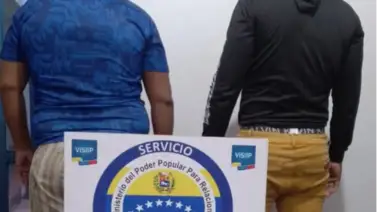 Detienen a dos hombres por reventa ilegal de dólares Detienen a dos hombres por reventa ilegal de dólares