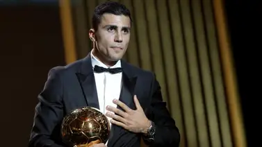 Rodri conquista el Balón de Oro 2024 tras derrotar a Vinicius Jr Rodri conquista el Balón de Oro 2024 tras derrotar a Vinicius Jr
