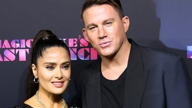 Salma Hayek pone nervioso a Channing Tatum en un evento (+Video)