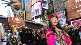 Así celebran el Día de los Muertos en el Times Square (+Fotos)