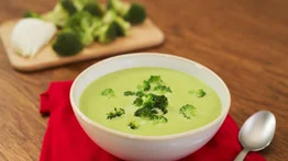 Prepara una rica sopa de brócoli y aprovecha sus nutrientes
