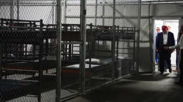 Revelan las estrictas reglas de Alligator Alcatraz: así visten a los inmigrantes detenidos Revelan las estrictas reglas de Alligator Alcatraz: así visten a los inmigrantes detenidos