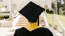 De reguetonero a doctor: reconocido cantante recibe el título Honoris Causa en Colombia