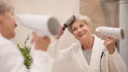 Director del laboratorio Pierre Fabre explica la forma correcta de cuidar tus canas: haz que tu melena brille y tenga cuerpo