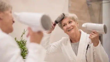 Director del laboratorio Pierre Fabre explica la forma correcta de cuidar tus canas: haz que tu melena brille y tenga cuerpo Director del laboratorio Pierre Fabre explica la forma correcta de cuidar tus canas: haz que tu melena brille y tenga cuerpo