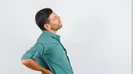 Despídete del dolor de espalda fácil y rápido con este ungüento casero a base de árnica: esta es la manera correcta de aplicarlo