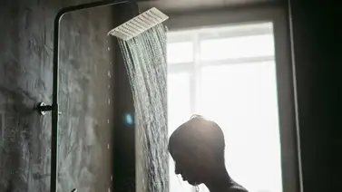 Plomero comparte truco para quitar el sarro de la ducha: basta con un ingrediente que siempre tienes en tu cocina Plomero comparte truco para quitar el sarro de la ducha: basta con un ingrediente que siempre tienes en tu cocina