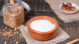¡El mejor regalo para tu sistema digestivo! El yogur que está de moda y puedes hacerlo en casa con pocos ingredientes y a bajo costo