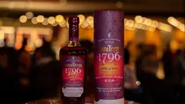 Santa Teresa 1796 lanza ron finalizado en barricas de cacao de Chuao junto al estreno de Mamma Mia!