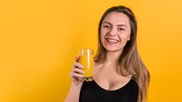 Mantente activo durante tu jornada laboral: este es el jugo natural rico en vitaminas y minerales que fortalece el sistema inmunológico