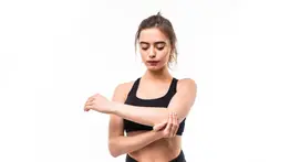 ¿Tienes los codos resecos? Esta es la mejor crema hidratante que puedes preparar en casa con estos dos aceites milagrosos: así debes aplicarla en la piel