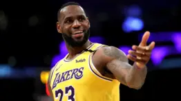 La leyenda de la NBA no cede: LeBron James va por un nuevo récord histórico