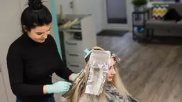 ¡Adiós químicos! Aprende a preparar un tinte casero a base de café: así debes aplicarlo para aprovechar al máximo su efecto