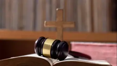 Pecado en casa parroquial: encuentran a sacerdote con la prometida de un feligrés  Pecado en casa parroquial: encuentran a sacerdote con la prometida de un feligrés