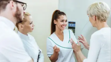 El cáncer de mama debe tener un abordaje multidisciplinario: esto recomienda el oncólogo Víctor Acosta El cáncer de mama debe tener un abordaje multidisciplinario: esto recomienda el oncólogo Víctor Acosta