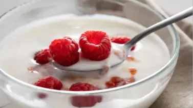 Esta parte del yogur que muchos desechan está cargada de proteínas: nutricionista española revela el secreto Esta parte del yogur que muchos desechan está cargada de proteínas: nutricionista española revela el secreto