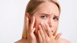 Deja atrás la resequedad de la piel con esta mascarilla a base de aceite de almendras y aloe vera: así debes aplicarla