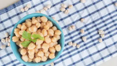Garbanzos: con solo 80 gramos podrás preparar en casa un delicioso y nutritivo plato del conocido chef español Fray Ángel Garbanzos: con solo 80 gramos podrás preparar en casa un delicioso y nutritivo plato del conocido chef español Fray Ángel