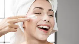 Experta en belleza da la clave para potenciar tu crema diaria: elimina arrugas y luce más joven