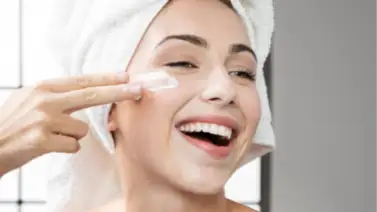 Experta en belleza da la clave para potenciar tu crema diaria: elimina arrugas y luce más joven Experta en belleza da la clave para potenciar tu crema diaria: elimina arrugas y luce más joven